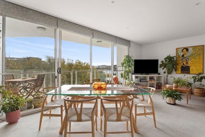 /international/au/51-47-blackall-street-barton-act-151051236/
