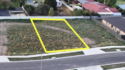 /international/au/18-roma-drive-swan-hill-vic-204549492/
