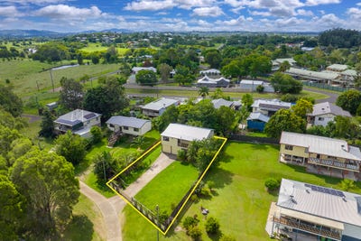 /international/au/4-simone-court-monkland-qld-150776184/