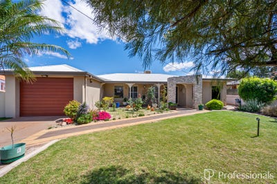 /international/au/216-hare-street-west-lamington-wa-152514188/