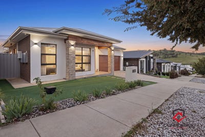 /international/au/20-baas-becking-street-whitlam-act-150914072/
