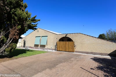 /international/au/5-north-road-castletown-wa-152446632/