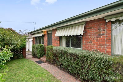/international/au/6-phillip-avenue-box-hill-north-vic-152597300/
