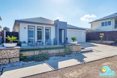 /international/au/4-surf-street-yanchep-wa-151303968/