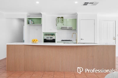 /international/au/16-dunsfold-street-butler-wa-152307904/