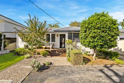 /international/au/12-kurraba-parade-berkeley-vale-nsw-150807692/