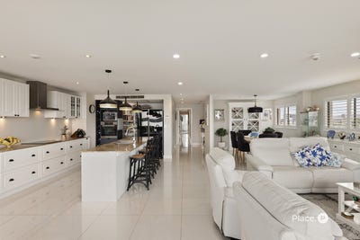 /international/au/33-89-thorn-street-kangaroo-point-qld-152280192/