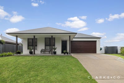 /international/au/16-sharkeys-lane-lorn-nsw-150704344/