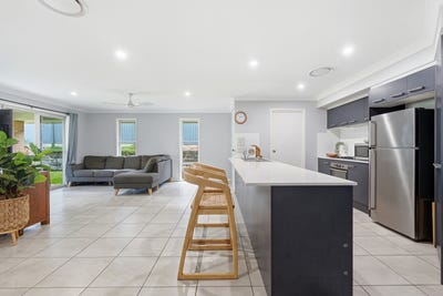 /international/au/8-flat-top-drive-woolgoolga-nsw-151508876/