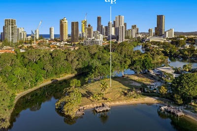 /international/au/90c-savoy-drive-broadbeach-waters-qld-204198920/?lang=en