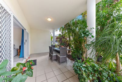 /international/au/19-24-pandanus-drive-cannonvale-qld-151528188/