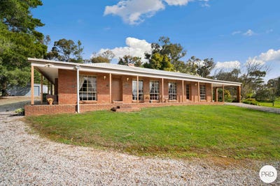 /international/au/12-white-hills-road-creswick-vic-151461100/