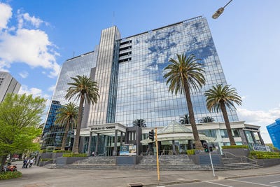 /international/au/743-1-queens-road-melbourne-vic-505131176/
