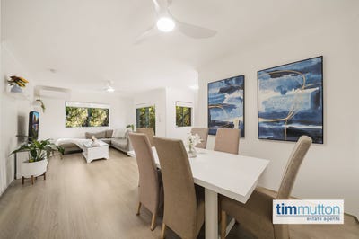 /international/au/unit-8-16-frank-oliveri-drive-chipping-norton-nsw-151125336/