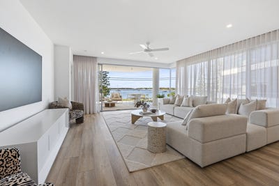 /international/au/1-536-marine-parade-biggera-waters-qld-148146404/