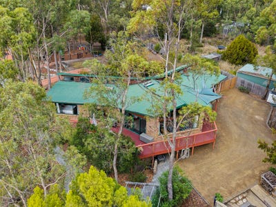 /international/au/9-cicero-court-blackmans-bay-tas-151137244/