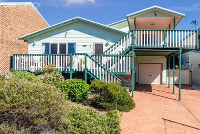 /international/au/7-surf-street-tuross-head-nsw-152622060/