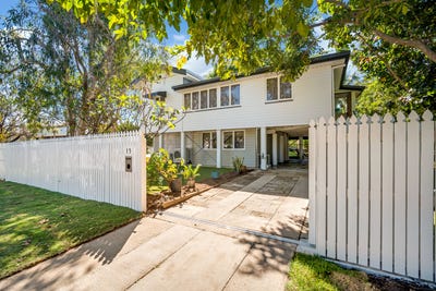 /international/au/15-barboutis-street-belgian-gardens-qld-151394668/