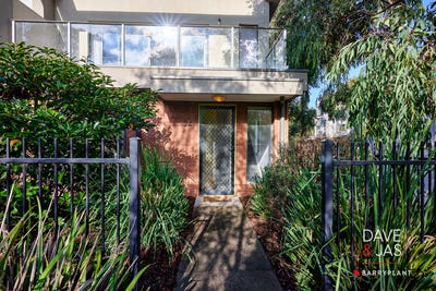 /international/au/24-lithgow-way-mooroolbark-vic-151454764/