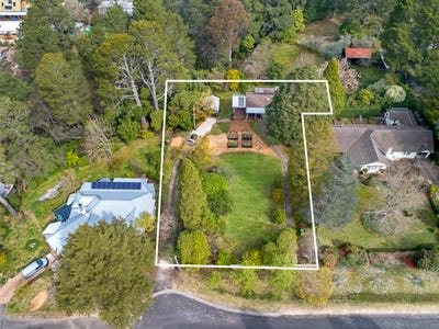 /international/au/4-armstrong-street-wentworth-falls-nsw-152645136/