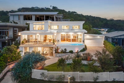 /international/au/11-donegal-drive-yaroomba-qld-152658648/