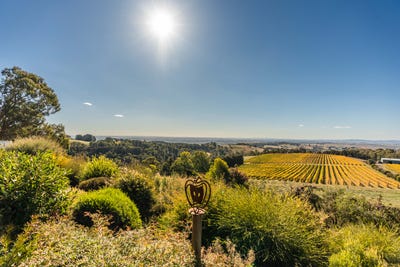 /international/au/126-mount-lofty-road-orange-nsw-700428524/