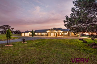 /international/au/3-stock-close-murrumbateman-nsw-152641124/