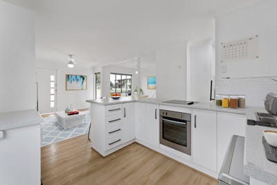 /international/au/8-cavanagh-drive-blacks-beach-qld-151054396/