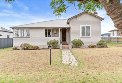 /international/au/13-molesworth-st-tenterfield-nsw-152641004/