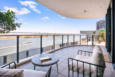 /international/au/20310-7-wharf-street-hamilton-qld-148561844/?lang=en