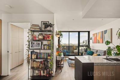 /international/au/1001-112-adderley-street-west-melbourne-vic-151237544/