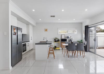 /international/au/2-4b-ayr-avenue-seaton-sa-151437372/
