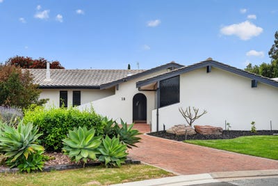 /international/au/18-beeston-way-west-lakes-sa-152697792/
