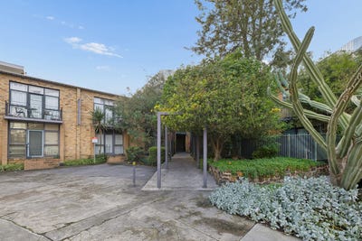 /international/au/27-k11-raleigh-street-prahran-vic-152616360/