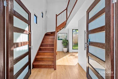 /international/au/377-leitchs-road-strathpine-qld-151694432/