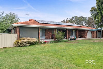 /international/au/2-pinaroo-drive-glenfield-park-nsw-152564248/