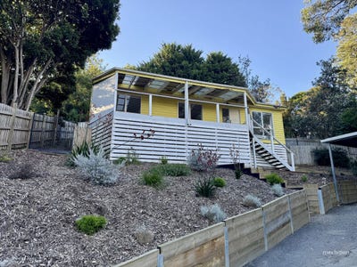 /international/au/9-old-warburton-highway-seville-east-vic-152352796/