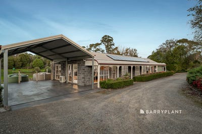/international/au/80-colquhoun-boulevard-warragul-vic-151250772/