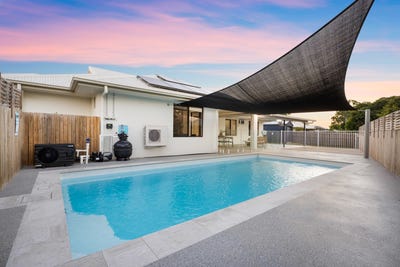 /international/au/1-lochern-way-bushland-beach-qld-151403752/