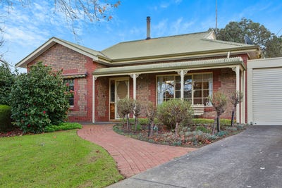 /international/au/15-maurice-road-mount-barker-sa-151653440/