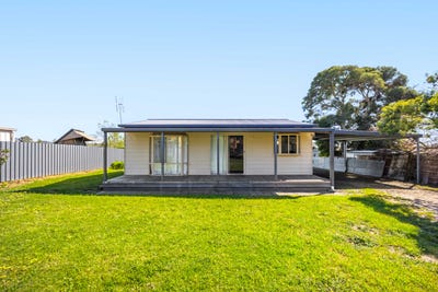/international/au/67-churchill-ave-ararat-vic-152642296/