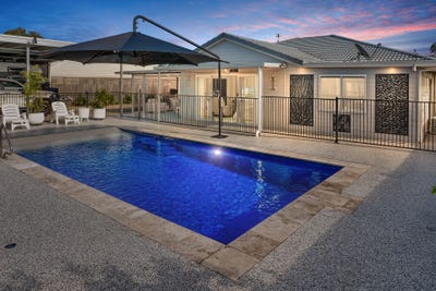 /international/au/7-chantilly-street-urangan-qld-151522480/