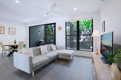 /international/au/56-9-ellen-street-carina-qld-151104436/