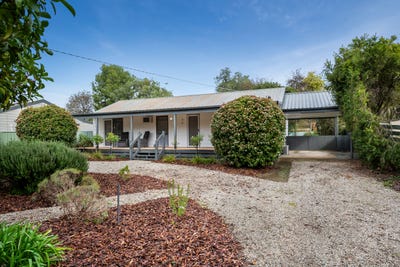 /international/au/43-beauchamp-street-heathcote-vic-151431064/