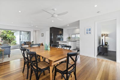 /international/au/44-twenty-fourth-avenue-palm-beach-qld-151359276/