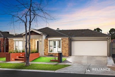/international/au/13-hoddle-link-manor-lakes-vic-151467152/