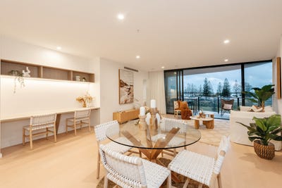 /international/au/407-180-marine-parade-labrador-qld-151498492/