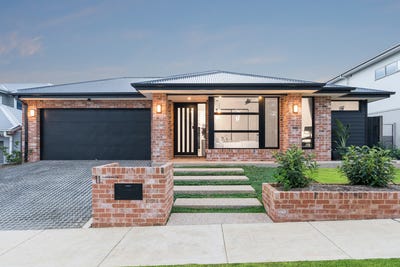 /international/au/11-clearwater-grove-highton-vic-151505448/