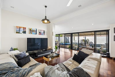 /international/au/42-brady-street-mount-hawthorn-wa-152674632/
