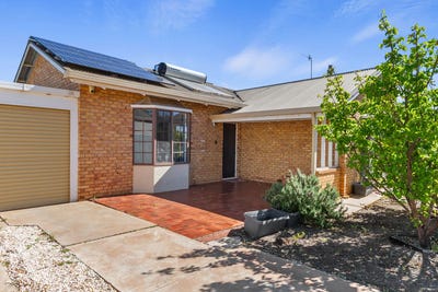 /international/au/155-broadbent-terrace-whyalla-sa-152662624/